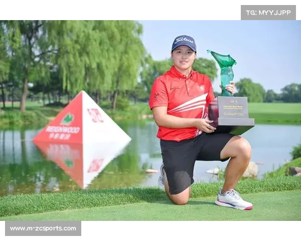 FILA GOLF女子菁英赛DIY绘制区，观众创作专属高尔夫球